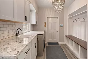 2731 Emerson Dr, Pepper Pike, OH 44124 - Photo 12