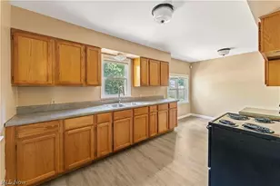 1255 Dover Ave, Akron, OH 44320 - Photo 10