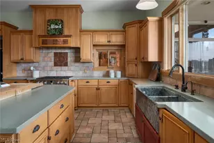 9419 Robinson Rd, Chardon, OH 44024 - Photo 16