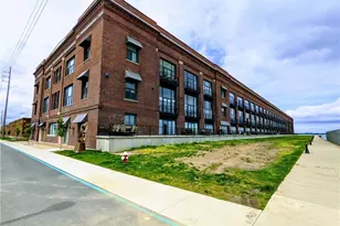 401 W Shoreline Dr, Sandusky, OH 44870 - Photo 2