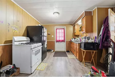 1031 Thayer Avenue, Ashtabula, OH 44004 - Photo 6