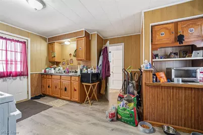 1031 Thayer Avenue, Ashtabula, OH 44004 - Photo 8