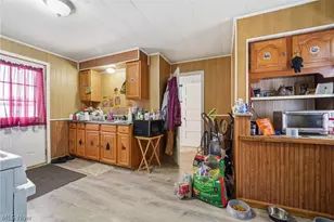 1031 Thayer Ave, Ashtabula, OH 44004 - Photo 8