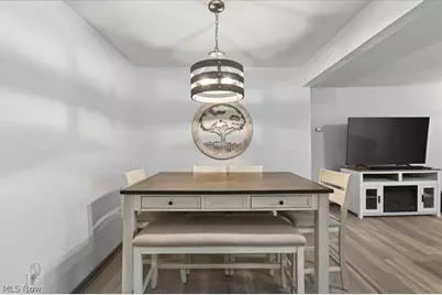 5382 Lee Road #202, Maple Heights, OH 44137 - Photo 6