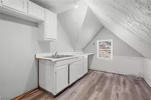 1018 9th St NW, Canton, OH 44703 - Photo 10