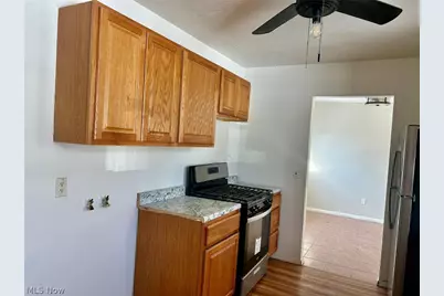 18079 Blandford Road, Loveland, OH 44121 - Photo 4