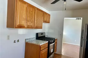 18079 Blandford Rd, Loveland, OH 44121 - Photo 4