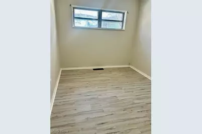 18079 Blandford Road, Loveland, OH 44121 - Photo 10