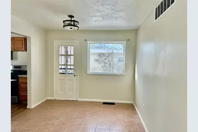 18079 Blandford Road, Loveland, OH 44121 - Photo 6