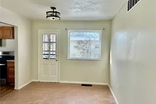 18079 Blandford Rd, Loveland, OH 44121 - Photo 6