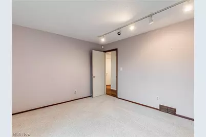 2675 Warrensville Center Road #2, Huber Heights, OH 44122 - Photo 24