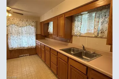 329 N Forest Avenue, Steubenville, OH 43952 - Photo 8