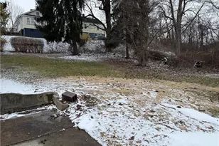 329 N Forest Ave, Steubenville, OH 43952 - Photo 4