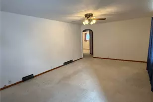 329 N Forest Ave, Steubenville, OH 43952 - Photo 6