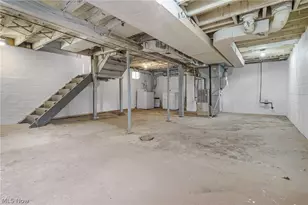 558 Nash St, Akron, OH 44306 - Photo 16