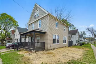 558 Nash St, Akron, OH 44306 - Photo 2