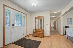 374 Spring Grove Dr, Tallmadge, OH 44278 - Photo 2