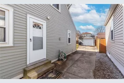 4492 W 170th Street, Loveland, OH 44135 - Photo 2