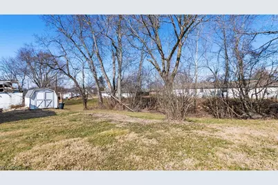 97 E King Street, Zanesville, OH 43701 - Photo 2