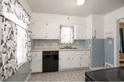 1595 Redwood Avenue, Akron, OH 44301 - Photo 8