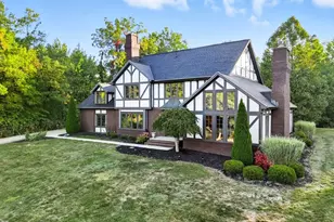 2097 Albertson Pkwy, Cuyahoga Falls, OH 44223 - Photo 2