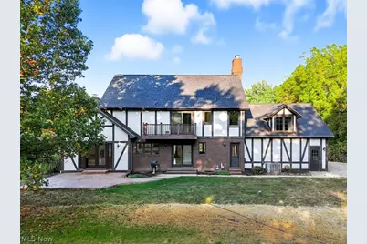 2097 Albertson Parkway, Cuyahoga Falls, OH 44223 - Photo 4