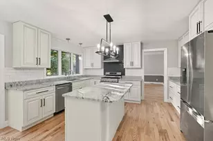 2097 Albertson Pkwy, Cuyahoga Falls, OH 44223 - Photo 30