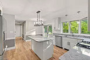 2097 Albertson Pkwy, Cuyahoga Falls, OH 44223 - Photo 26