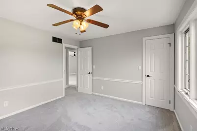 2097 Albertson Parkway, Cuyahoga Falls, OH 44223 - Photo 46