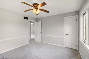 2097 Albertson Pkwy, Cuyahoga Falls, OH 44223 - Photo 46