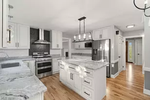 2097 Albertson Pkwy, Cuyahoga Falls, OH 44223 - Photo 28