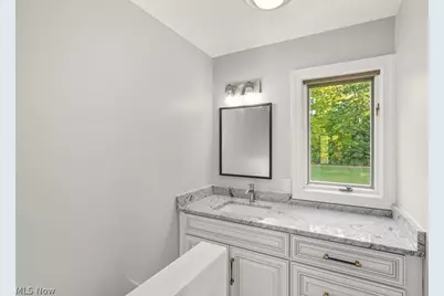 2097 Albertson Parkway, Cuyahoga Falls, OH 44223 - Photo 34