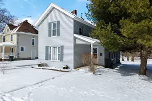 242 E Walnut St, Wadsworth, OH 44281 - Photo 2