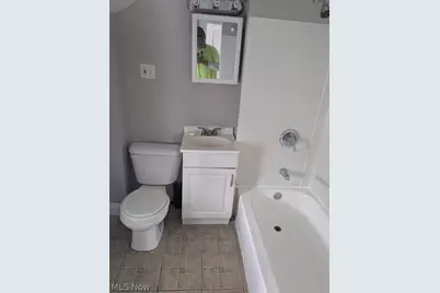 19450 McCracken Road, Maple Heights, OH 44137 - Photo 16