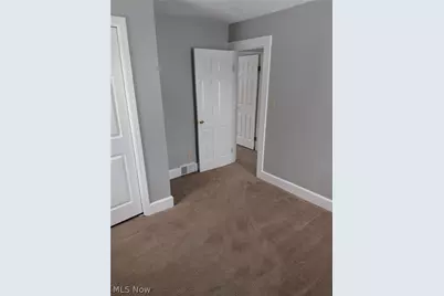 19450 McCracken Road, Maple Heights, OH 44137 - Photo 14