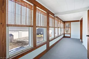 209 Pleasant St, Bellevue, OH 44811 - Photo 16