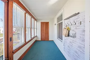 209 Pleasant St, Bellevue, OH 44811 - Photo 6