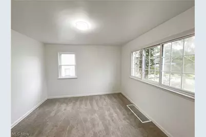 16296 Parklawn Avenue, Loveland, OH 44130 - Photo 10