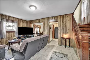 796 Allyn St, Akron, OH 44311 - Photo 4