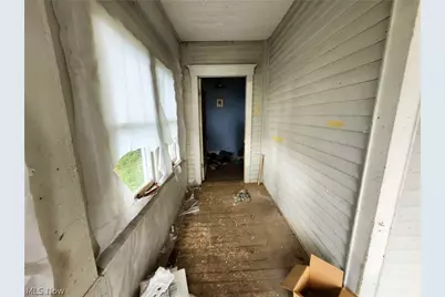 103 Circle Ave, Spencer, WV 25276 - Photo 2