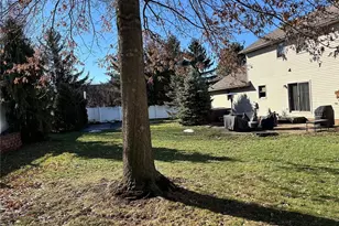 907 Park Village Dr, Louisville, OH 44641 - Photo 36