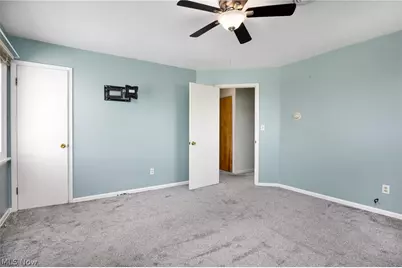 5220 Center Road, Brunswick Hills, OH 44212 - Photo 16