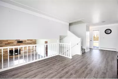 5220 Center Road, Brunswick Hills, OH 44212 - Photo 4