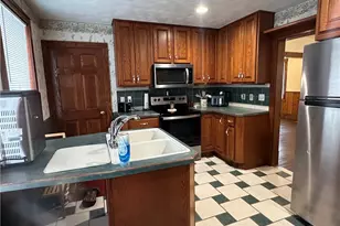 402 E Lincoln Way, Lisbon, OH 44432 - Photo 4