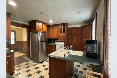402 E Lincoln Way, Lisbon, OH 44432 - Photo 2