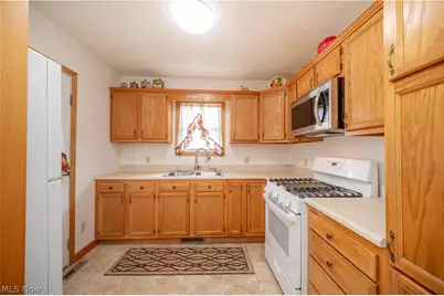 8198 Erie Street, Masury, OH 44438 - Photo 36