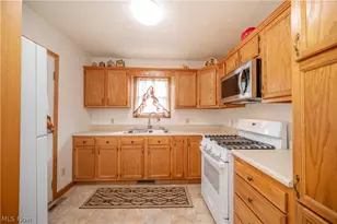 8198 Erie St, Masury, OH 44438 - Photo 36