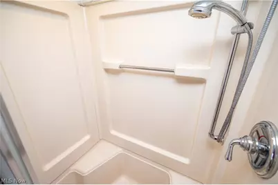 8198 Erie Street, Masury, OH 44438 - Photo 12