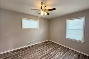 2440 Dentzler Rd, Parma, OH 44134 - Photo 6
