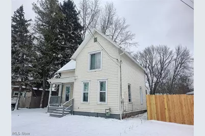 681 Madison Street, Conneaut, OH 44030 - Photo 2